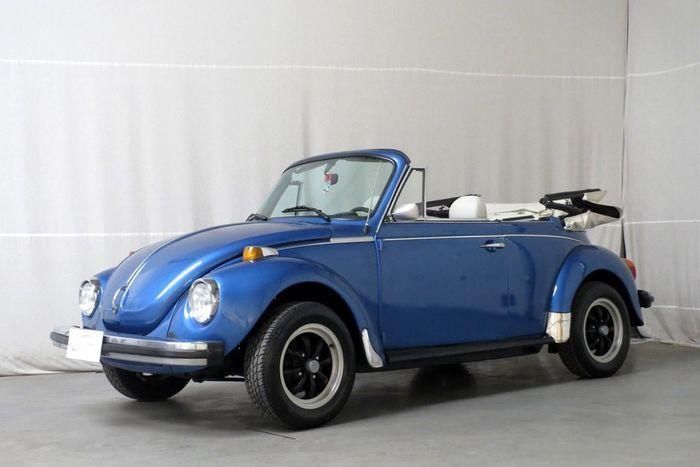 Hippe Volkswagen Kever Karmann Cabriolet