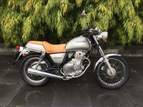 Hoe rolt ie  Zeldzame originele retro Suzuki Volty TU 250 X