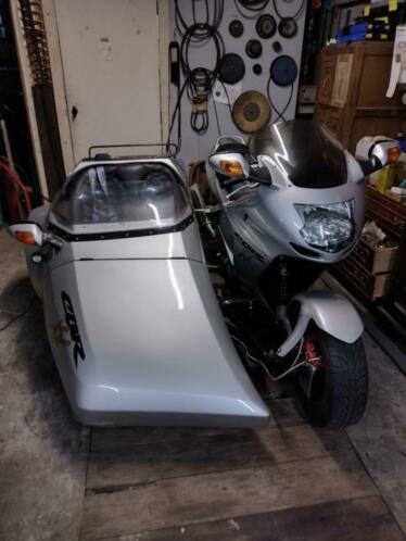 honda 1100 blackbird met EML zijspan