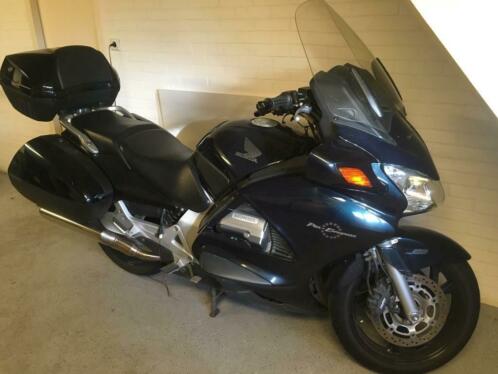 Honda 1300ST Pan European de Luxe