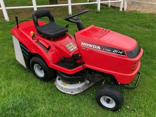 Honda 2 cilinder zitmaaier met opvang
