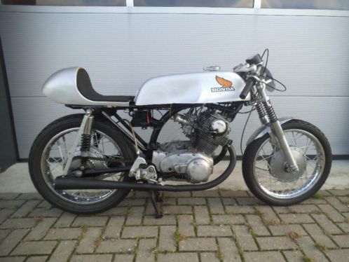 Honda 250SS en 500cc klassiek racer