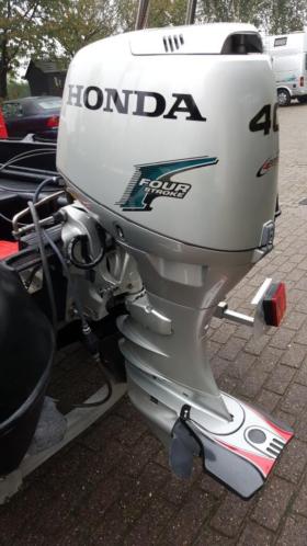 honda 40 pk langstaart, powertrim, zo goed als nieuw bj 2007