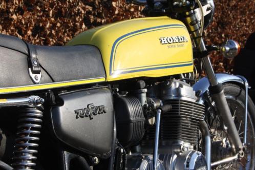 HONDA 750 GERESERVEERD voor RUUD