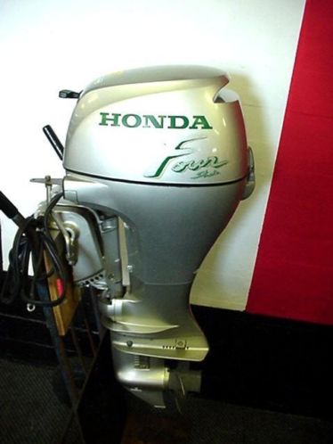 Honda 8 pk , 4-takt, kortstaart, el. start, afstandbediening