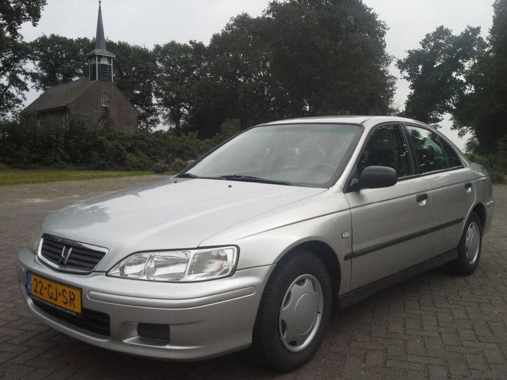 Honda Accord 1.6i LS - 2001 - Airco - ZGAN Winterbanden 