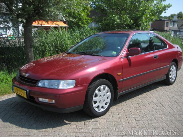 Honda Accord Coup 2.0i 135pk LS Schuifdak APK 2015 met historie 