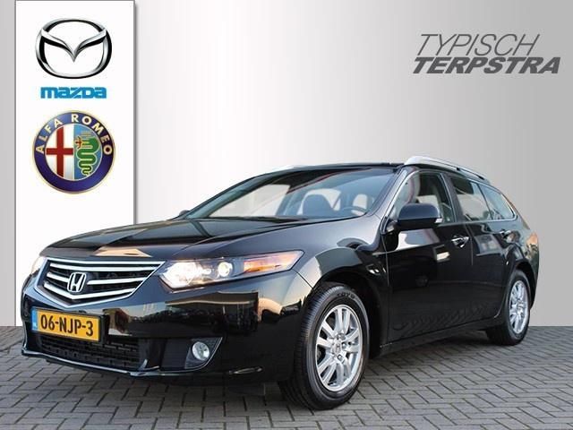 Honda Accord Tourer 2.0i Special Edition full options