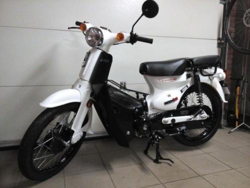 Honda C50 replica 2015