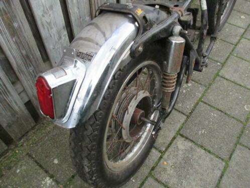 Honda CB500 Four frame met wielen (geen kenteken)