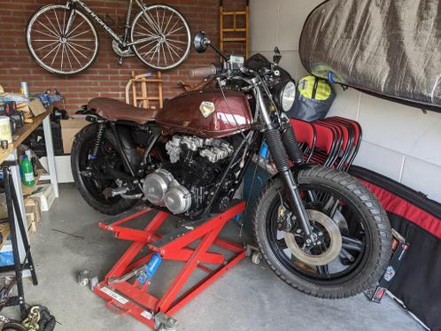 Honda cb750 dohc brat project 80 klaar