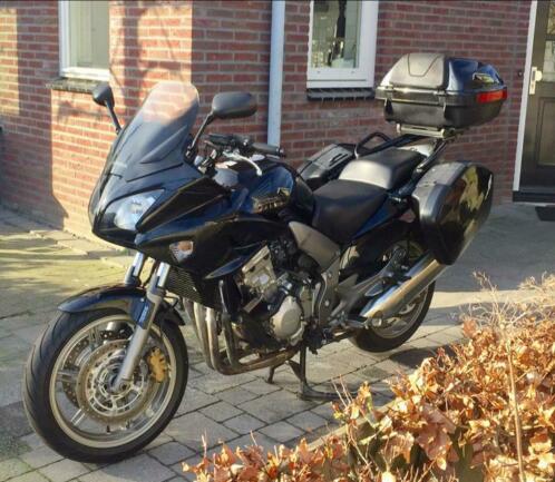 Honda CBF 1000 ABS met topkoffer en zijkoffers 