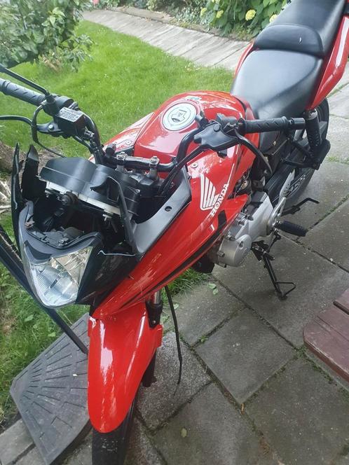 Honda CBF125. VANDALISMESCHADE