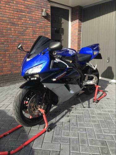 Honda CBR 100 RR Fireblade  2004  CBR1000  CBR1000RR