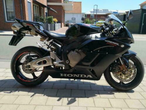 HONDA CBR 1000rr Fireblade