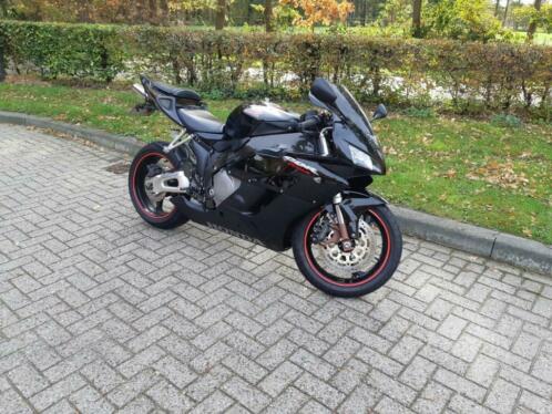 Honda CBR 1000RR Fireblade (luxe uitvoering)