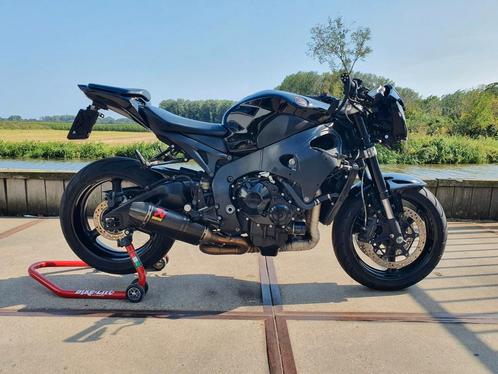 Honda CBR 1000RR fireblade naked bike SC59 streetfighter