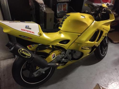 Honda cbr 600 circuit motor met bijna nieuwe banden cbr600 