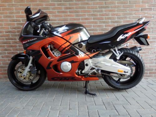 HONDA CBR 600 F 199918425 km.Mooier kan niet  VERKOCHT