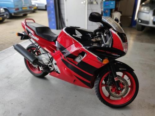 Honda CBR 600 F (pc25)