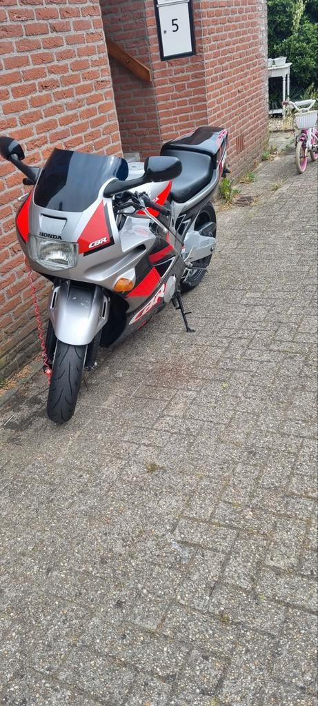 Honda cbr 600 f2