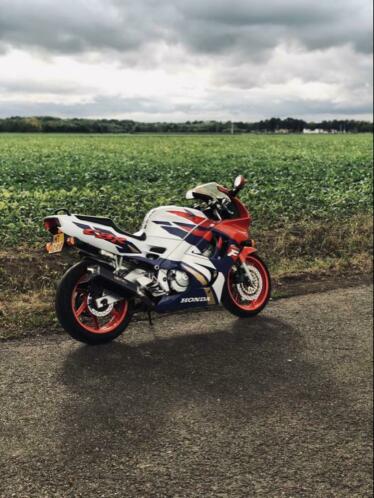 Honda cbr 600 f3 cbr600f