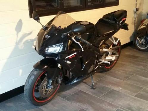 HONDA CBR 600 rr 2005 (15.732km)