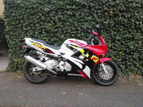 Honda cbr 600F bouwjaar 1996 in nette staat.