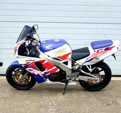 Honda CBR 900RR SC28