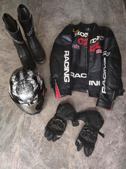 Honda CBR1000F, helm, jack, handschoenen en laarzen