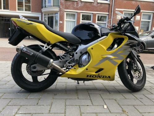 Honda CBR600F zwartgeel bj 2000