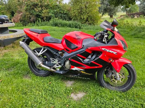 Honda CBR600FS met rijdbare schade