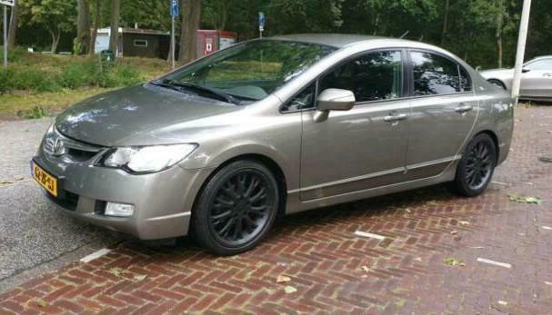Honda civic 1.3 hybrid 2008 leder,splinter nieuwe ima, nap