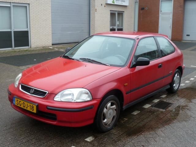 Honda Civic 1.4 I 1997 Rood,stuurbekrachtiging,APK en NAP.