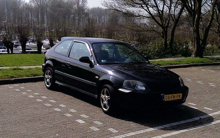 Honda Civic 1.4 I City 2000 Zwart APK gekeurd, nieuwe banden