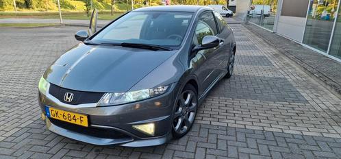 Honda Civic 1.4 I type S 2009 Grijs met zomer en winter set.