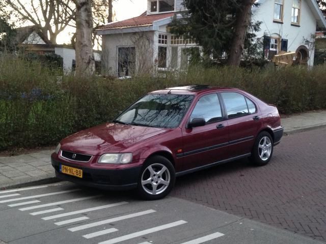 Honda Civic 1.4i S schuifdakrijdt goed