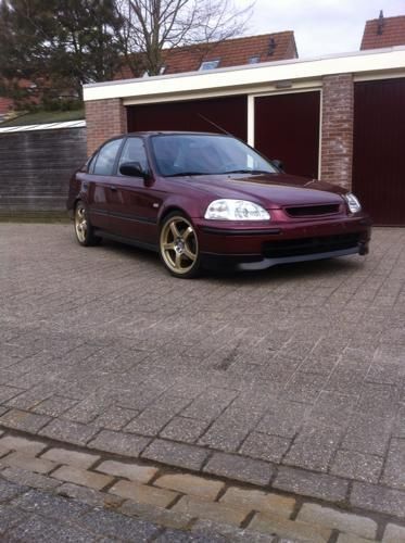 Honda Civic 1.5 I LS SDN Vtec-E 1997 Rood