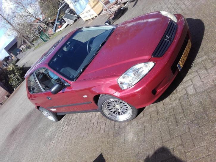 Honda Civic 1.5 I Vtec-e 2000 Rood