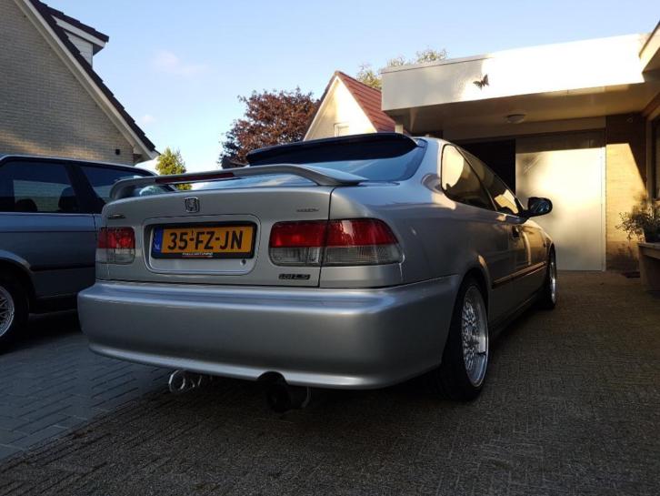 Honda Civic 1.6 I Coupe LS 2000 Grijs