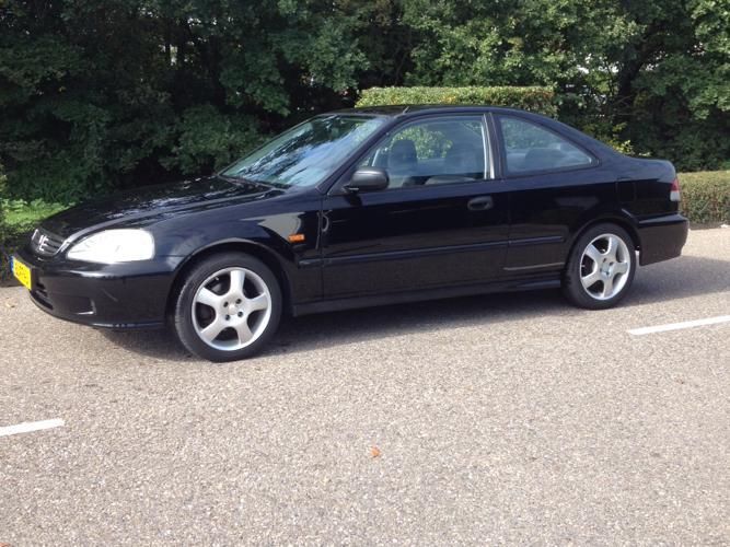 Honda Civic 1.6 I Coupe LS 2000 Zwart AIRCO