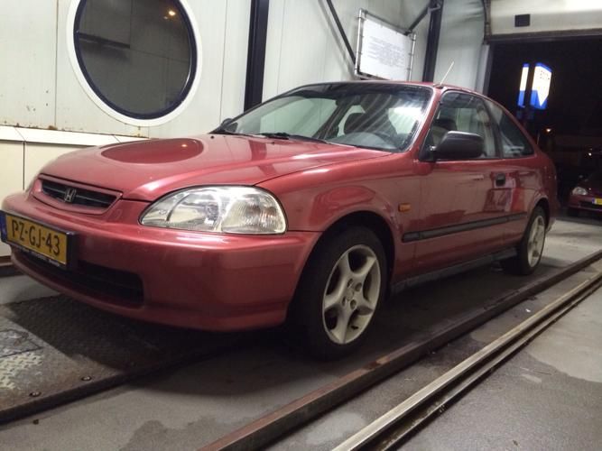 Honda Civic 1.6 I Coupe LS SRS koopje 1099 net nieuwe APK