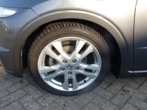 Honda civic 17 inch velgen inclusief Michelin banden 