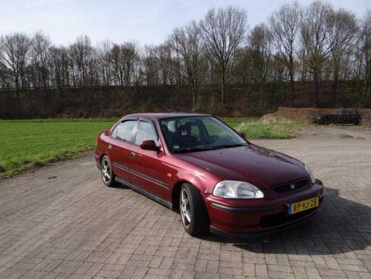 Honda Civic Sedan 1.4i - - - Zeer unieke auto