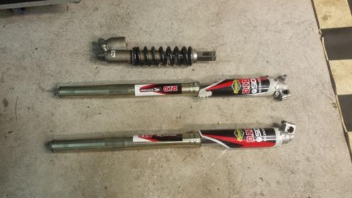 Honda CRF vering set. Voorpoten  achterpomp 