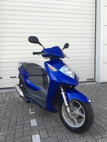 Honda Dylan 150cc SES motorscooter NL kenteken
