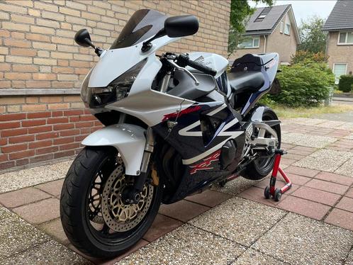 Honda Fireblade 954rr met weinig kilometers