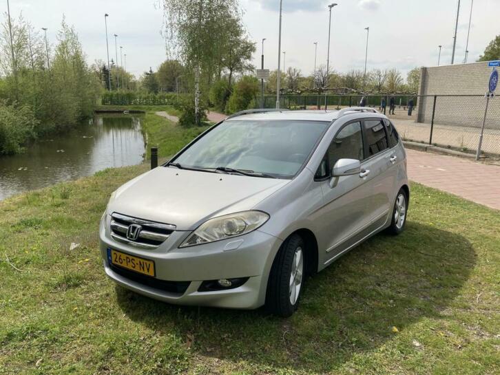 Honda FR-V 2.0 I 2004 Grijs. APK tm dec 21. Veel extras