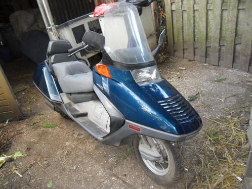 honda  helix motorscooter goede staat  rijd zeer goed 