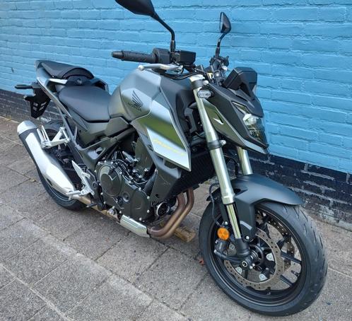 Honda Hornet 750 (slechts 800km)